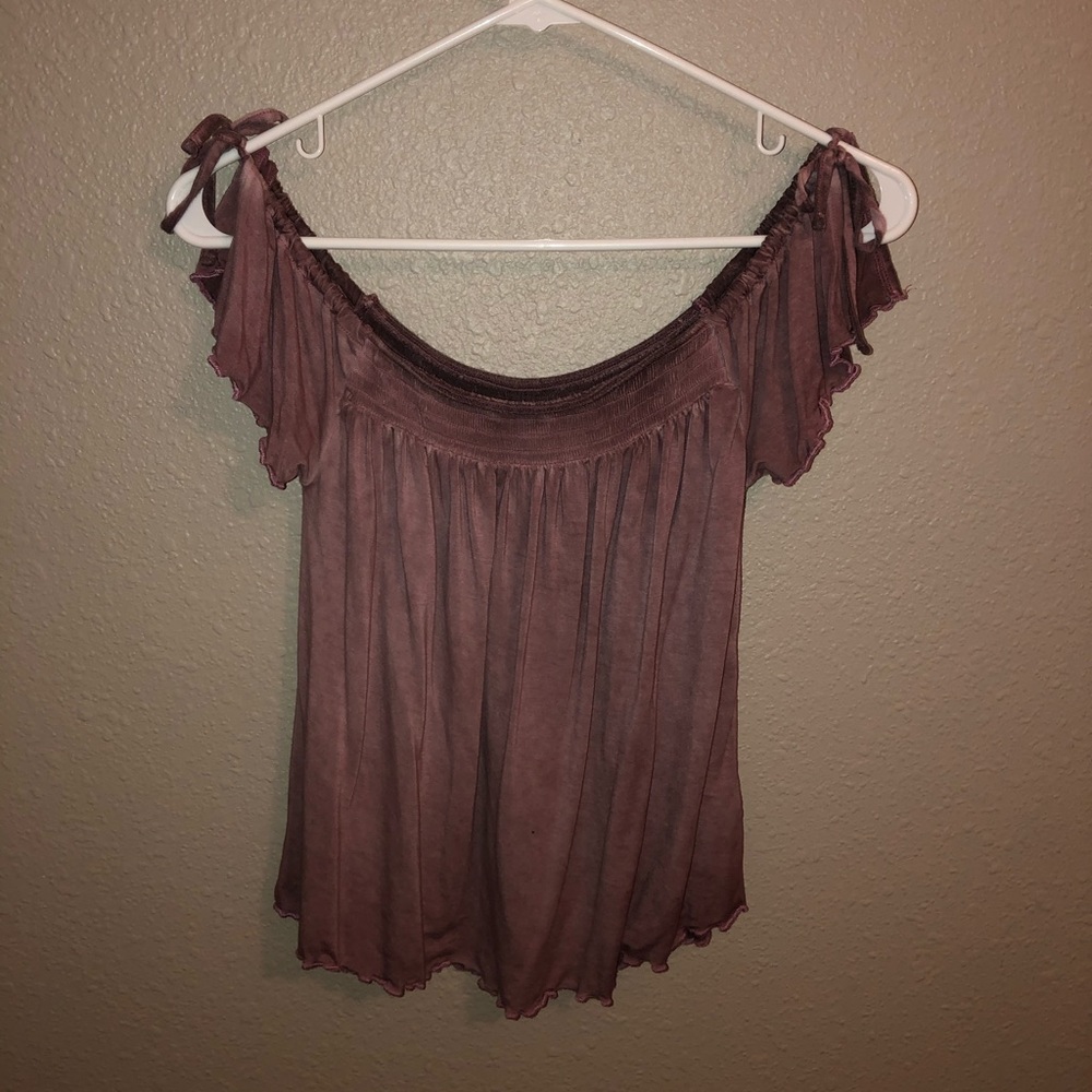 Off the shoulder American Eagle top